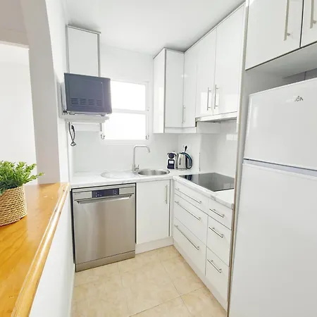 Con Piscina, Parque Naciones, *