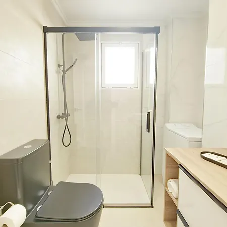 Con Piscina, Parque Naciones, * Τορεβιέχα